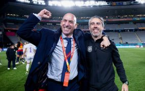 Luis Rubiales celebra eufórico junto a Jorge Vilda la consecución del Mundial femenino para España.