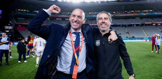 Luis Rubiales celebra eufórico junto a Jorge Vilda la consecución del Mundial femenino para España.