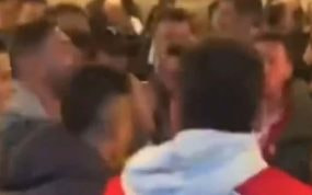 Imagen de una fiesta multitudinaria de jugadores