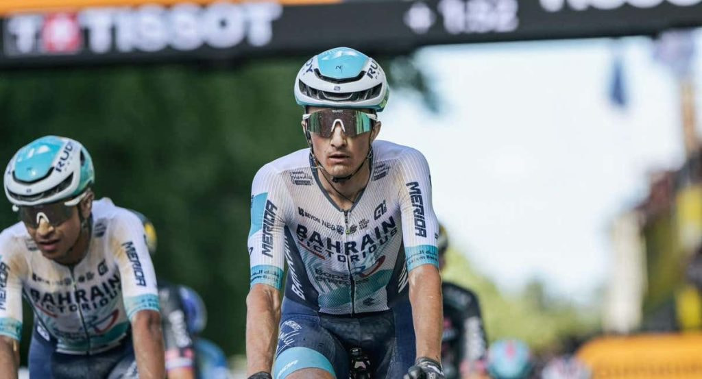 Pello Bilbao, en la meta de la etapa de Troyes del Tour de Francia 2024.