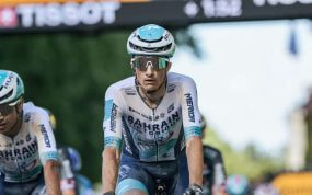 Pello Bilbao, en la meta de la etapa de Troyes del Tour de Francia 2024.