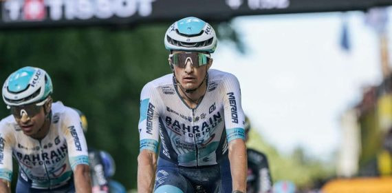 Pello Bilbao, en la meta de la etapa de Troyes del Tour de Francia 2024.