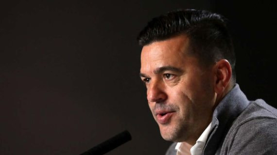 Cosmin Contra, durante su etapa como seleccionador de Rumanía.