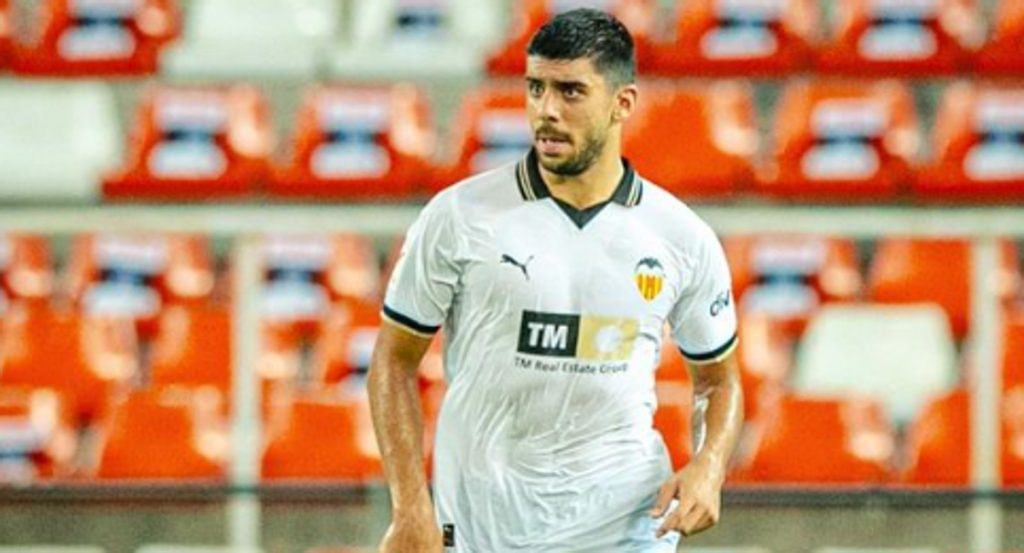 Cenk Özkacar en Mestalla.