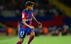 Lamine Yamal en una acción de un partido del Barça.