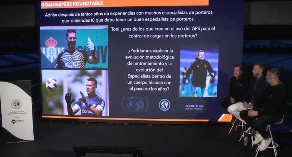 Luis Llopis, Adrián San Miguel y Toni Doblas durante la charla.