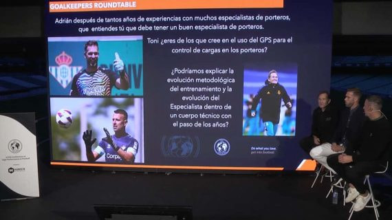 Luis Llopis, Adrián San Miguel y Toni Doblas durante la charla.