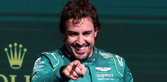Fernando Alonso aspira a igualar el número de Mundiales logrado por su ídolo Ayrton Senna.