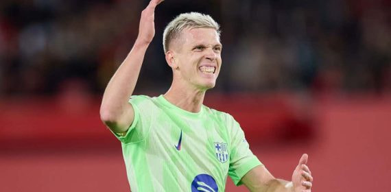 Dani Olmo, jugando el último encuentro del FC Barcelona frente al Mallorca.
