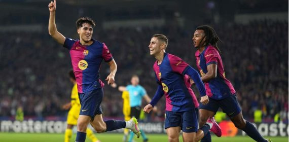 Fermín López, junto a Koundé celebrando uno de los goles del curso.