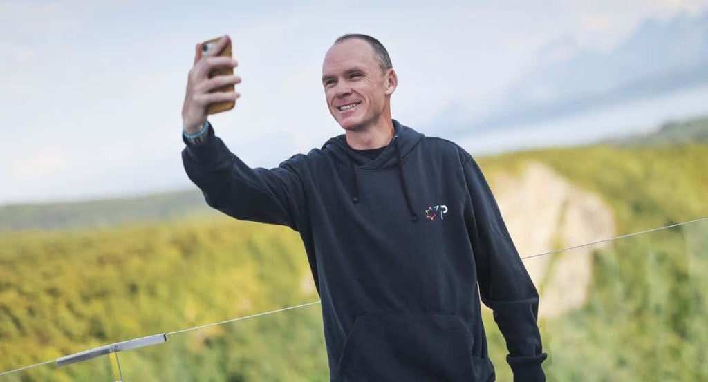Chris Froome se toma una 'selfie' en los prolegómenos de la Arctic Race of Norway.