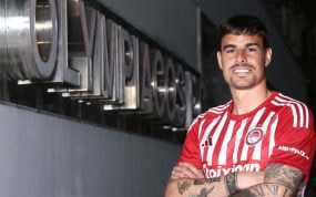 Dani García, posando con los colores de su nuevo equipo.