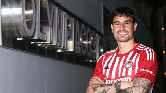Dani García, posando con los colores de su nuevo equipo.