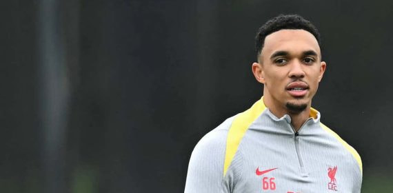 Alexander-Arnold, en un entrenamiento con el Lverpool.