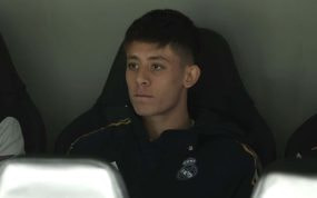 Arda Güler, en el banquillo durante el partido contra el Braga de esta temporada.