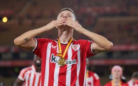 Ander Herrera celebra el título de la Copa del Rey con el Athletic dedicándose a su familia.