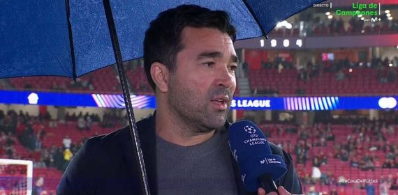 Deco atendiendo a los compañeros de Movistar.