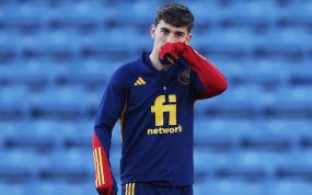 Gavi, en un entrenamiento con España.