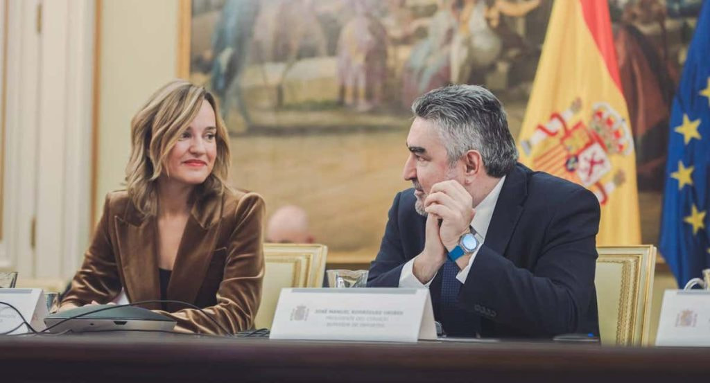 La ministra de Deportes, Pilar Alegría, junto a José Manuel Rodríguez Uribes, presidente del CSD durante una reunión el pasado 22 de diciembre de 2023.