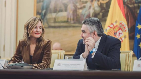 La ministra de Deportes, Pilar Alegría, junto a José Manuel Rodríguez Uribes, presidente del CSD durante una reunión el pasado 22 de diciembre de 2023.