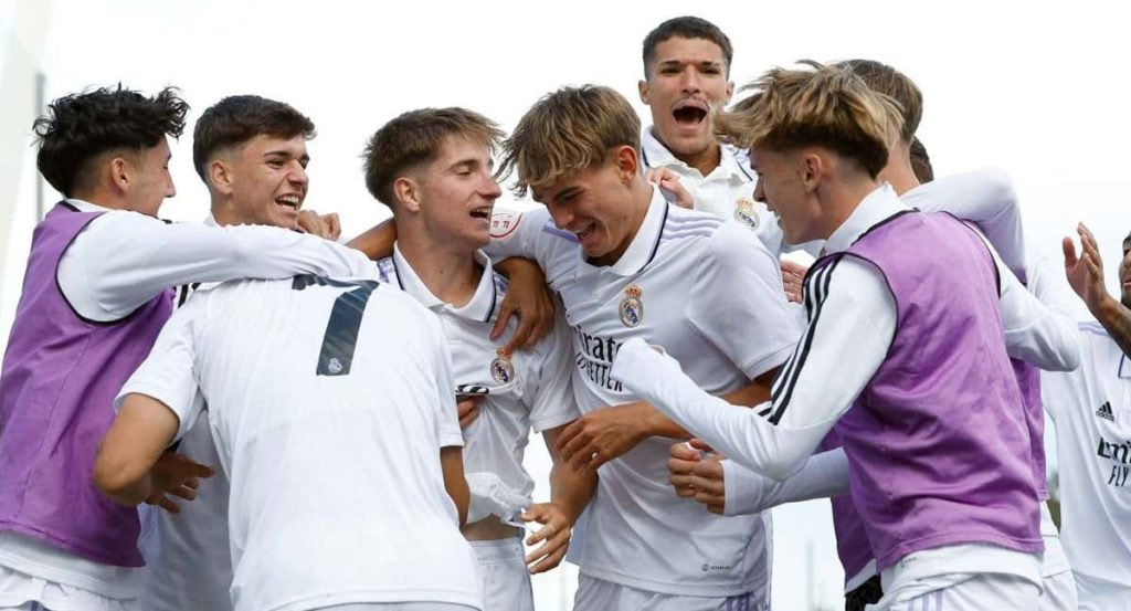 El Real Madrid celebra el triunfo ante el Atlético.