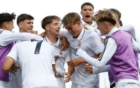 El Real Madrid celebra el triunfo ante el Atlético.