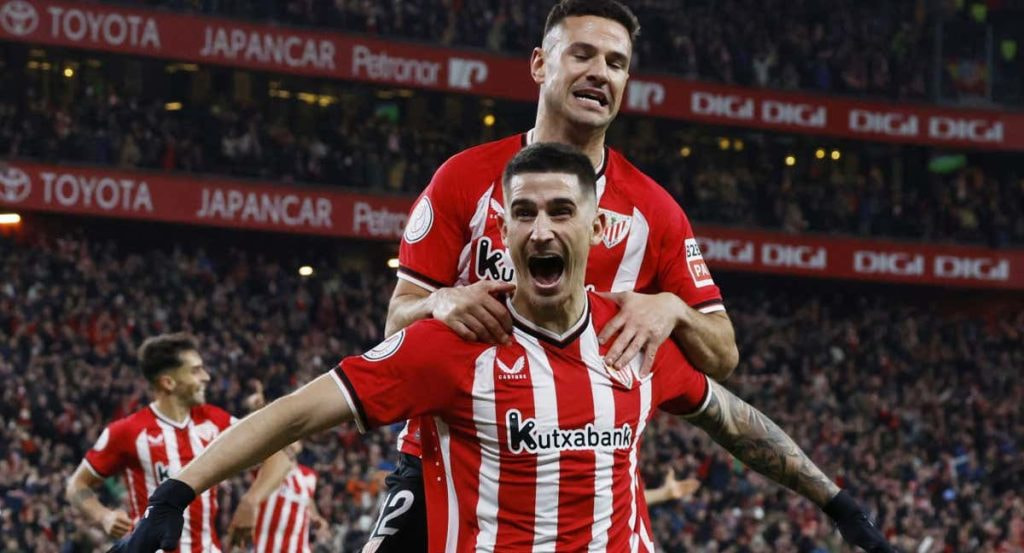 Sancet celebrando un gol esta temporada con el Athletic.