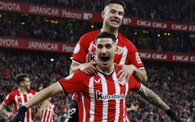 Sancet celebrando un gol esta temporada con el Athletic.