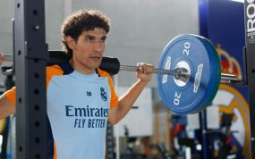 Jesús Vallejo entrenando en el gimnasio de Valdebebas.
