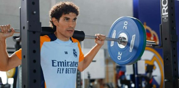 Jesús Vallejo entrenando en el gimnasio de Valdebebas.