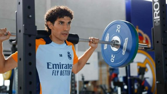 Jesús Vallejo entrenando en el gimnasio de Valdebebas.
