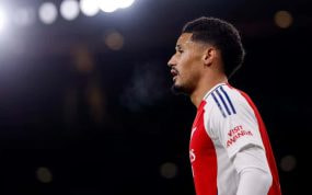 Saliba, durante un partido del Arsenal.