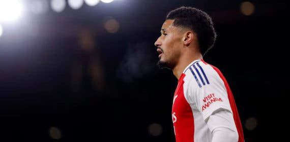 Saliba, durante un partido del Arsenal.