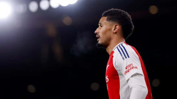 Saliba, durante un partido del Arsenal.