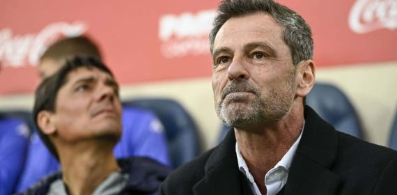 Diego Cocca, con gesto serio durante la goleada encajada contra el Villarreal.