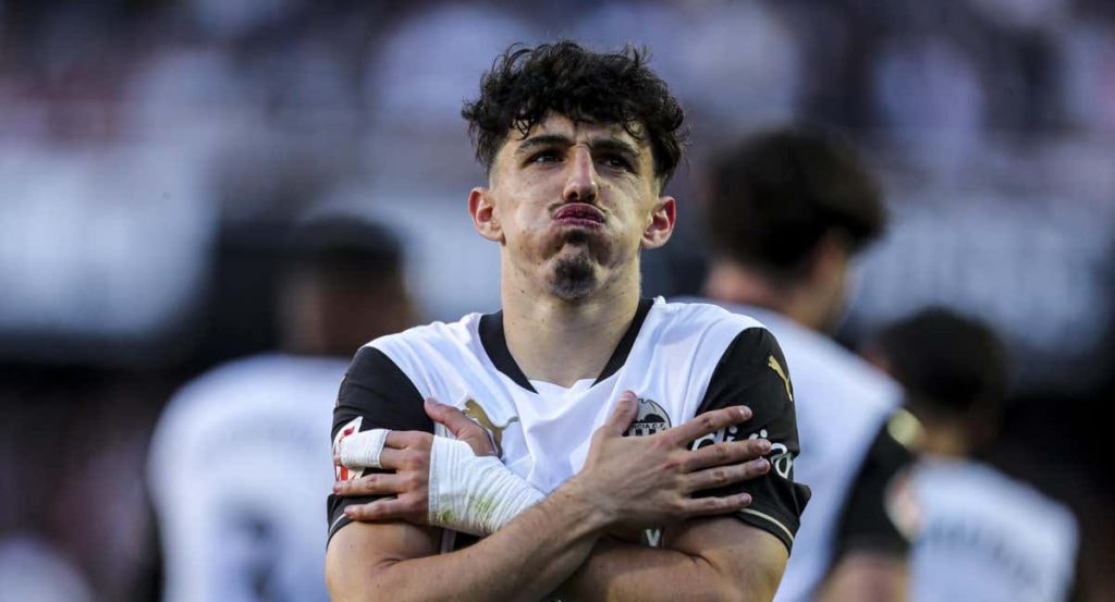 Diego López hace su gesto de celebración.