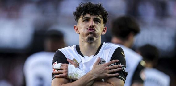 Diego López hace su gesto de celebración.