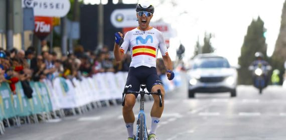 Oier Lazkano celebra su victoria en la reciente Clásica Jaén Paraíso Interior.