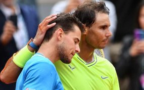 Dominic Thiem y Rafael Nadal, tras la final de Roland Garros de 2019.