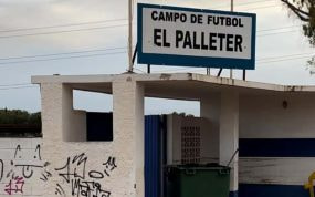 El campo de fútbol del Paiporta, destrozado.