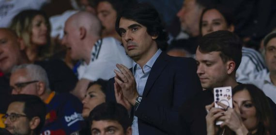 Diego Fernandes, en La Cartuja viendo la final de la Copa.
