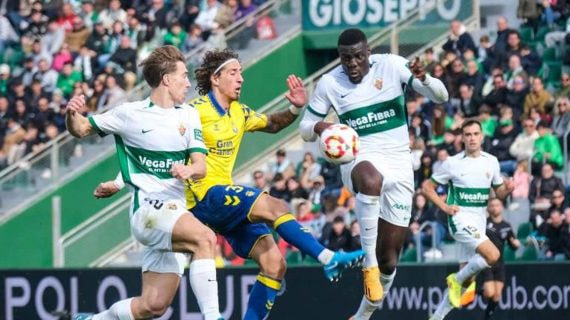 Partido de dieciseisavos de Copa del Rey entre el Elche y Las Palmas.
