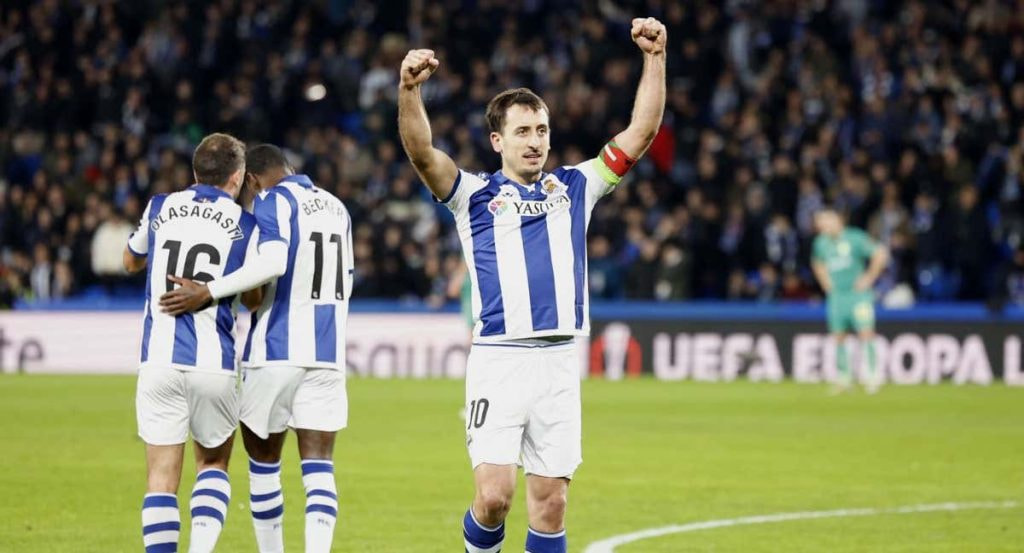 Oyarzabal celebra un gol en el Reale Arena.