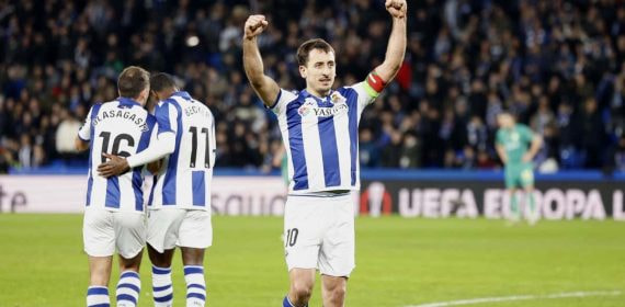 Oyarzabal celebra un gol en el Reale Arena.