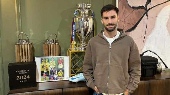 Álex Baena atiende a Relevo desde su casa.