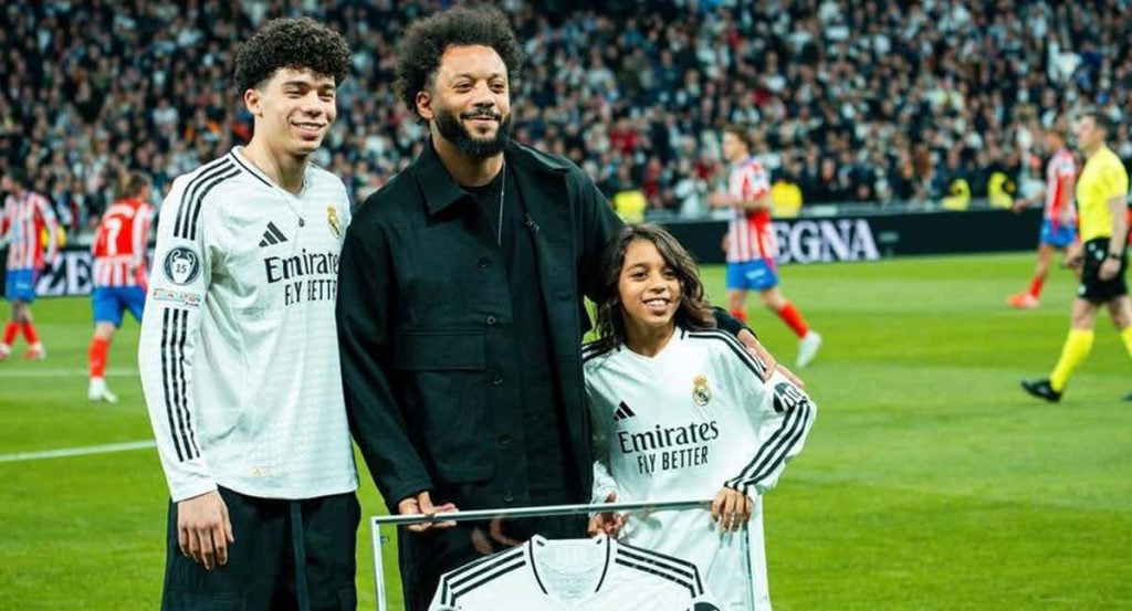 Enzo Alves, con Marcelo.