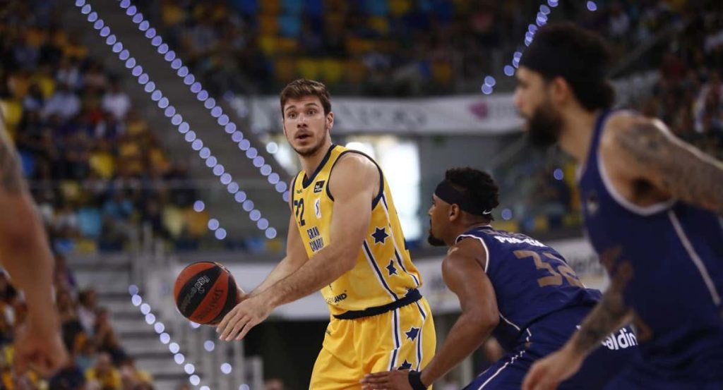 Ethan Happ esta temporada con el Gran Canaria, frente a Valencia Basket.
