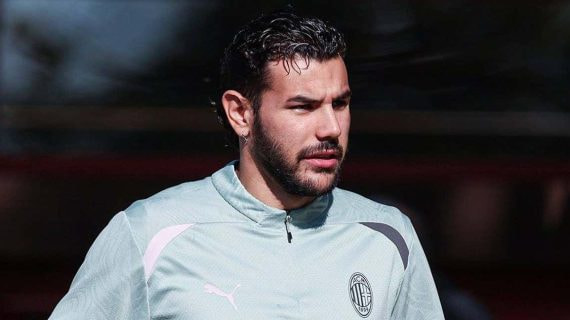 Theo, en un entrenamiento con el Milan.