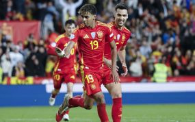 Lamine Yamal celebra su gol contra Países Bajos.
