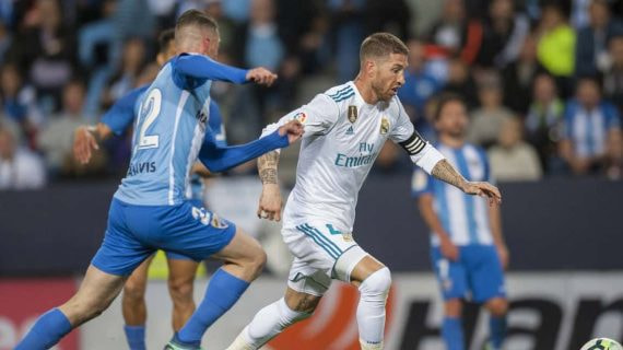 Sergio Ramos durante un lance del juego en el partido del Real Madrid ante el Málaga de 2018 en La Rosaleda.